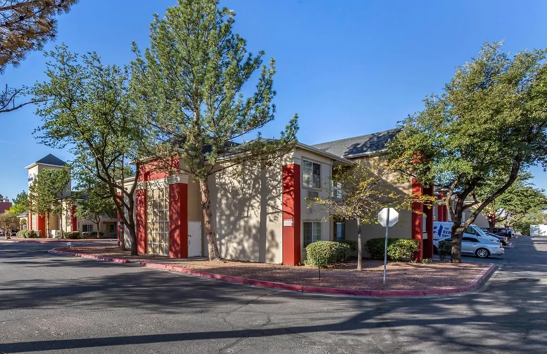 Suburban Studios Albuquerque Uptown-1