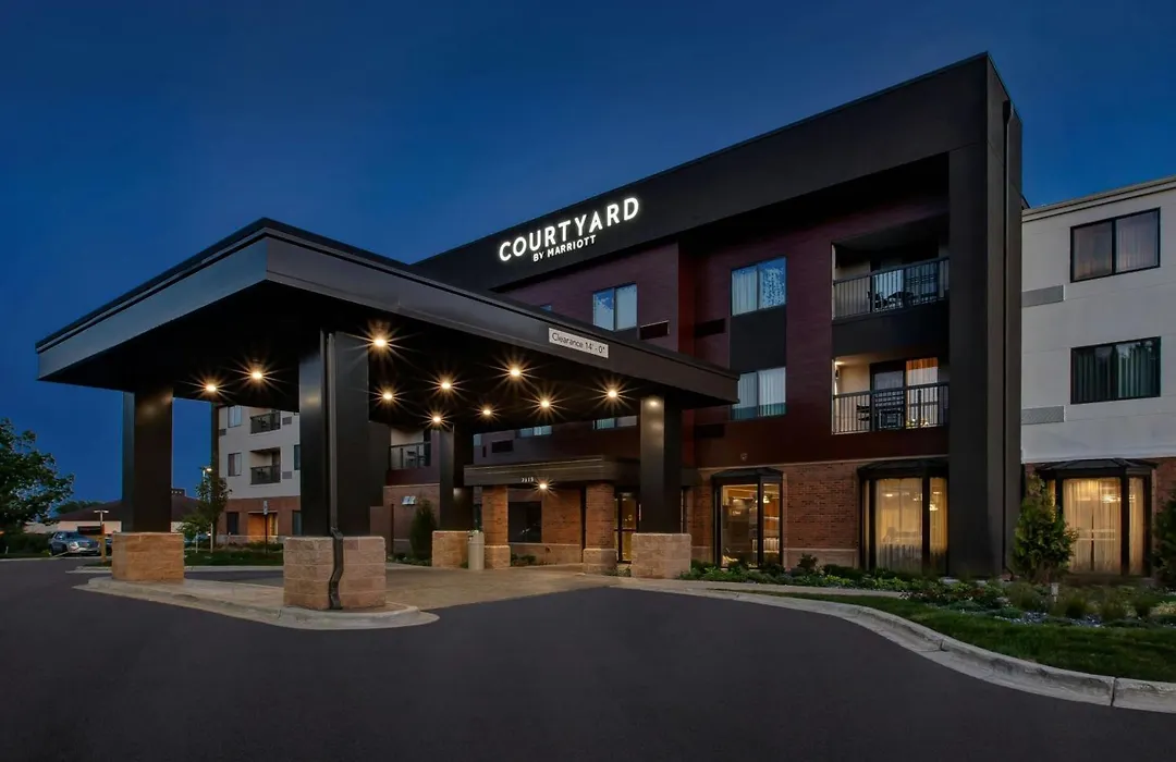 Courtyard By Marriott Traverse City-1