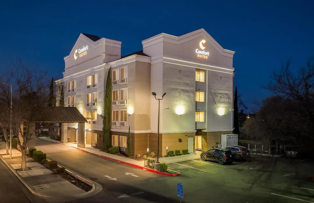 Comfort Suites Clovis - Fresno-1