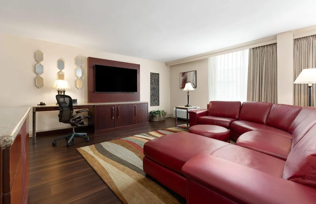 Wyndham Riverfront Hotel-1