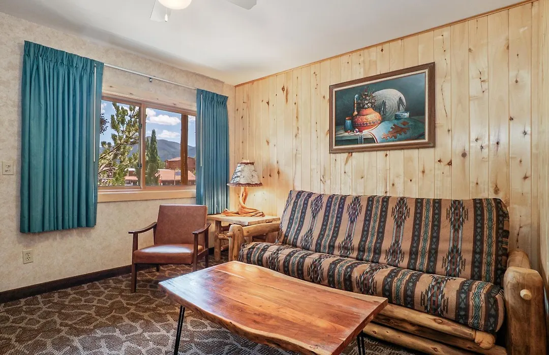 Spirit Lake Lodge-1