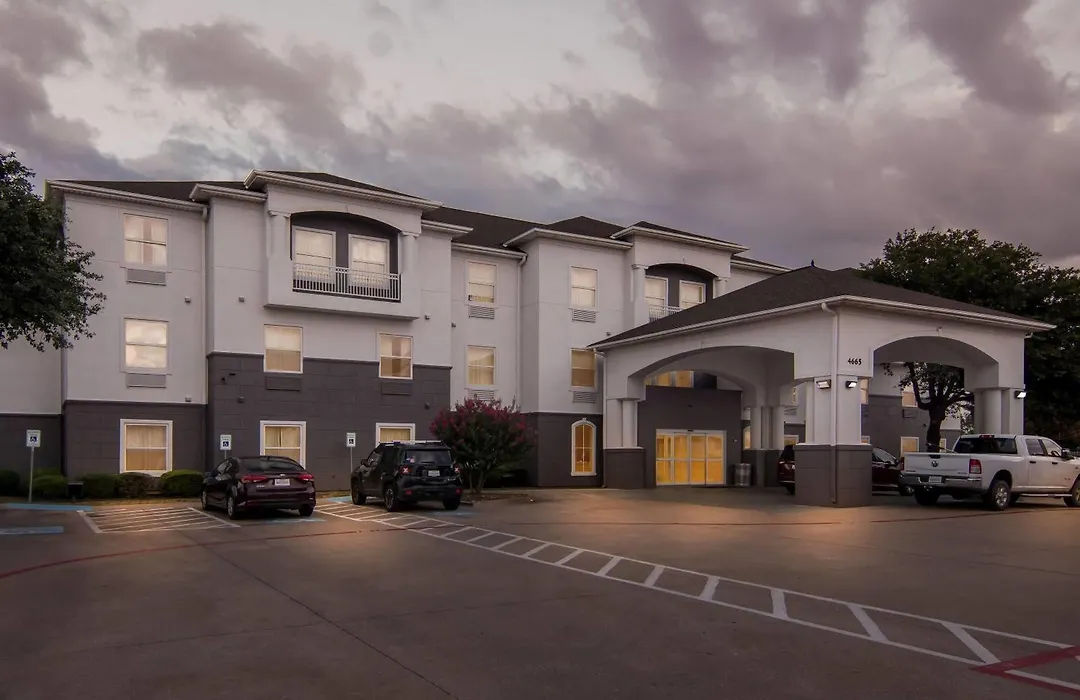 Super 8 By Wyndham Fort Worth Stockyards-1