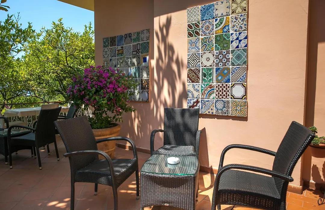 Hotel Villa Degli Aranci-1