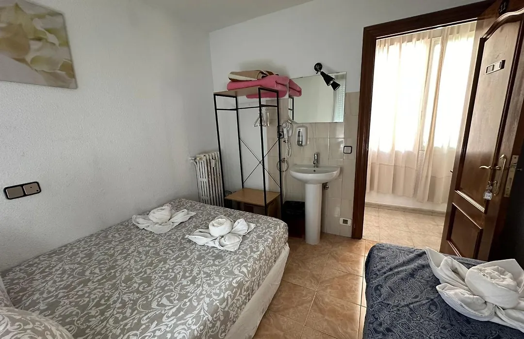 Hostal Arrate-1