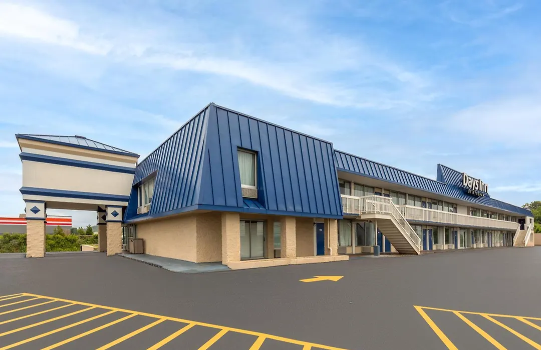 Days Inn By Wyndham Harrisonburg-1
