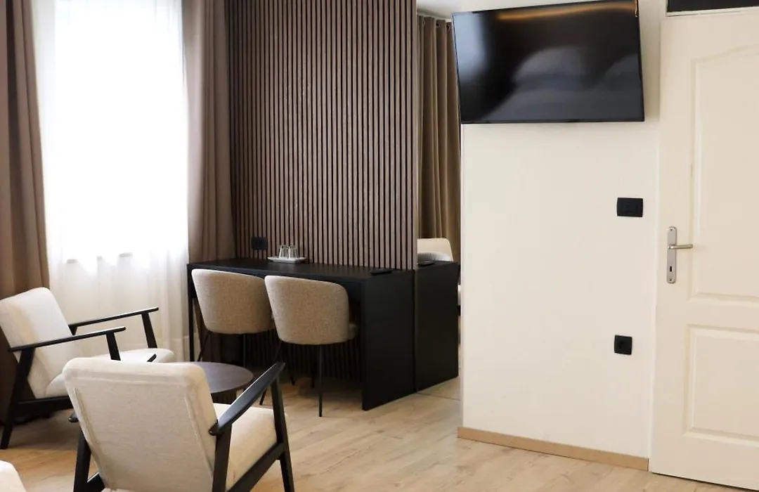 Rooms Vodisek - Depandansa Hotela Capris Capodistria Boutique-1