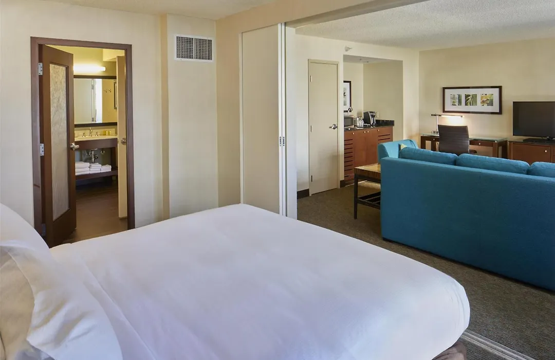 Doubletree By Hilton Alana - Waikiki Beach-1