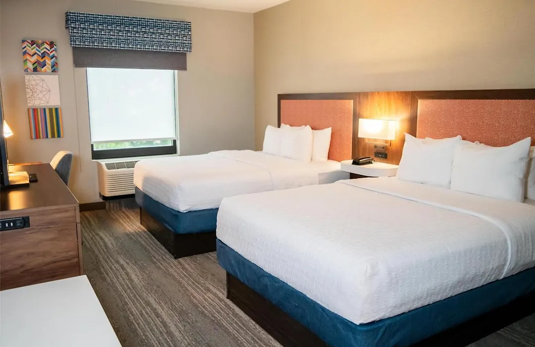 Hampton Inn Gonzales-1