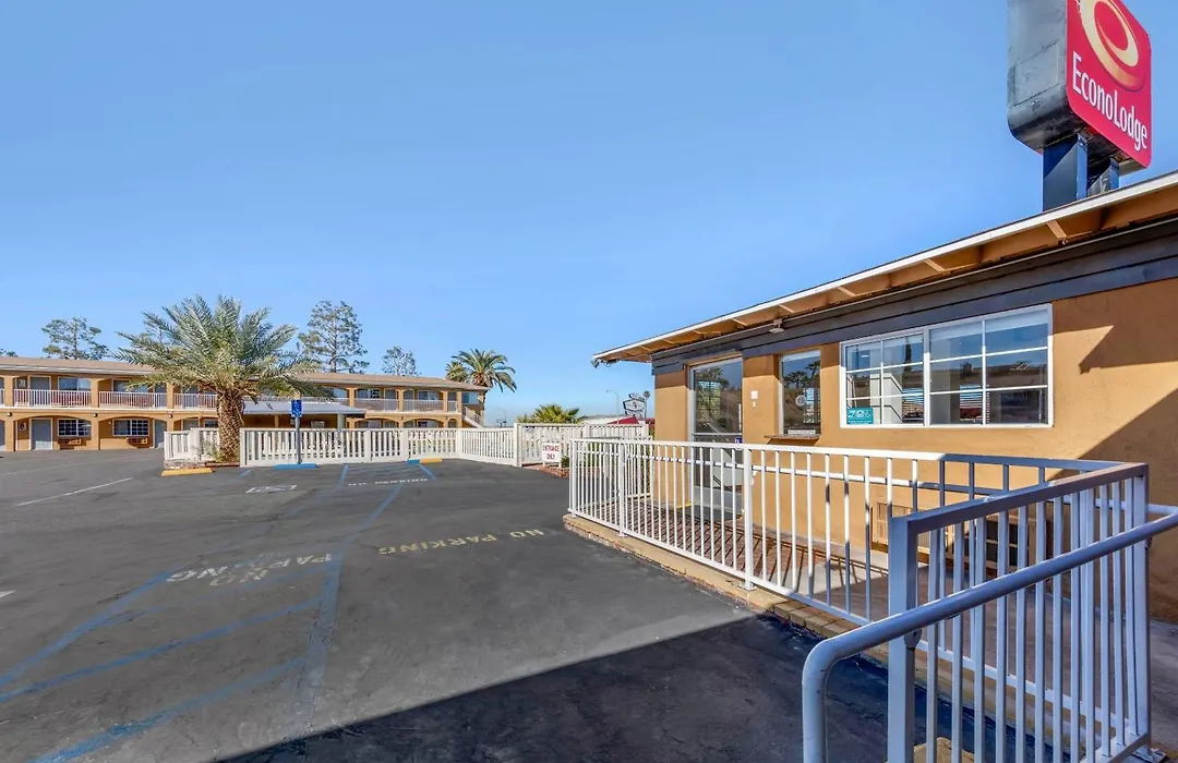 Econo Lodge On Historic Route 66-1