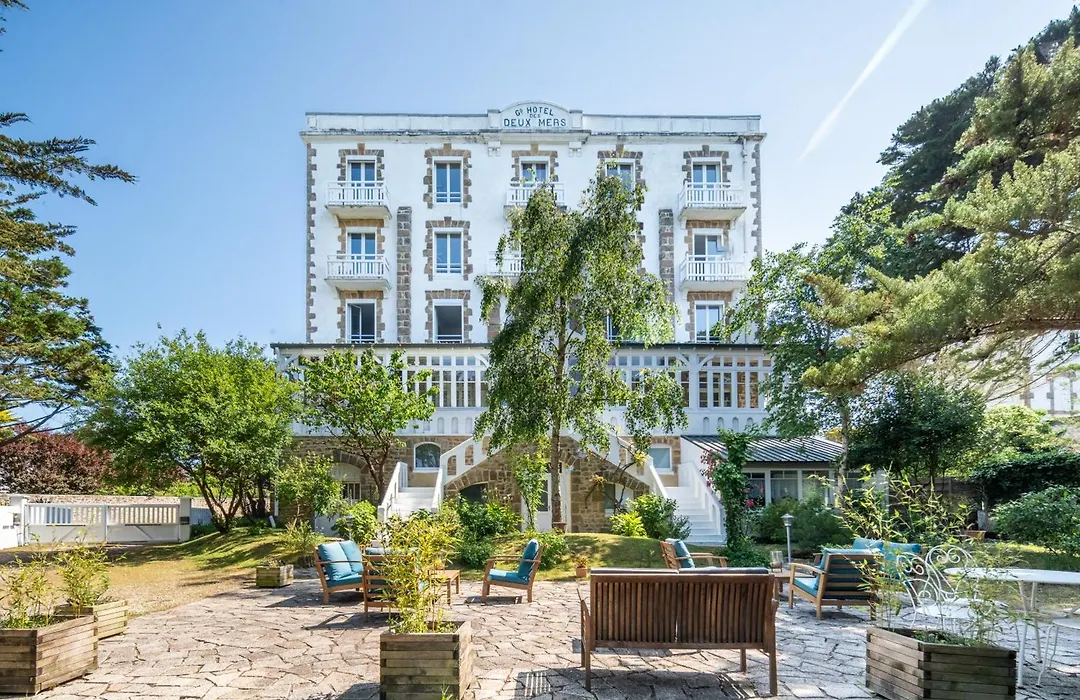 Hôtel Des Deux Mers-1