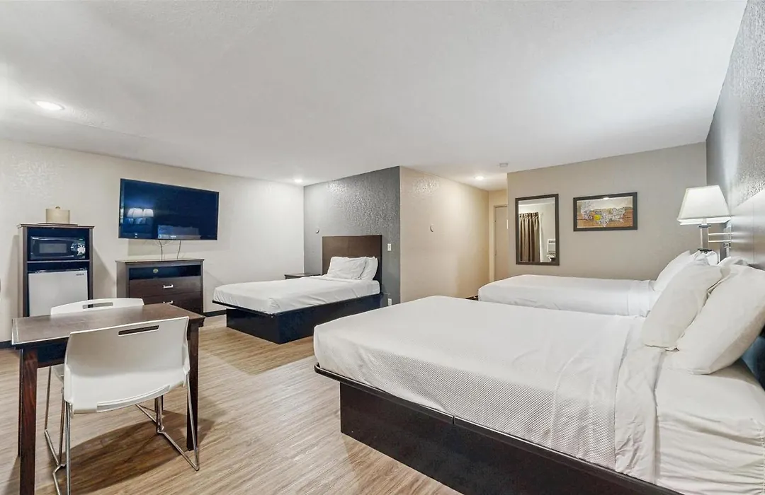 Red Lion Inn & Suites Olathe Kansas City-1