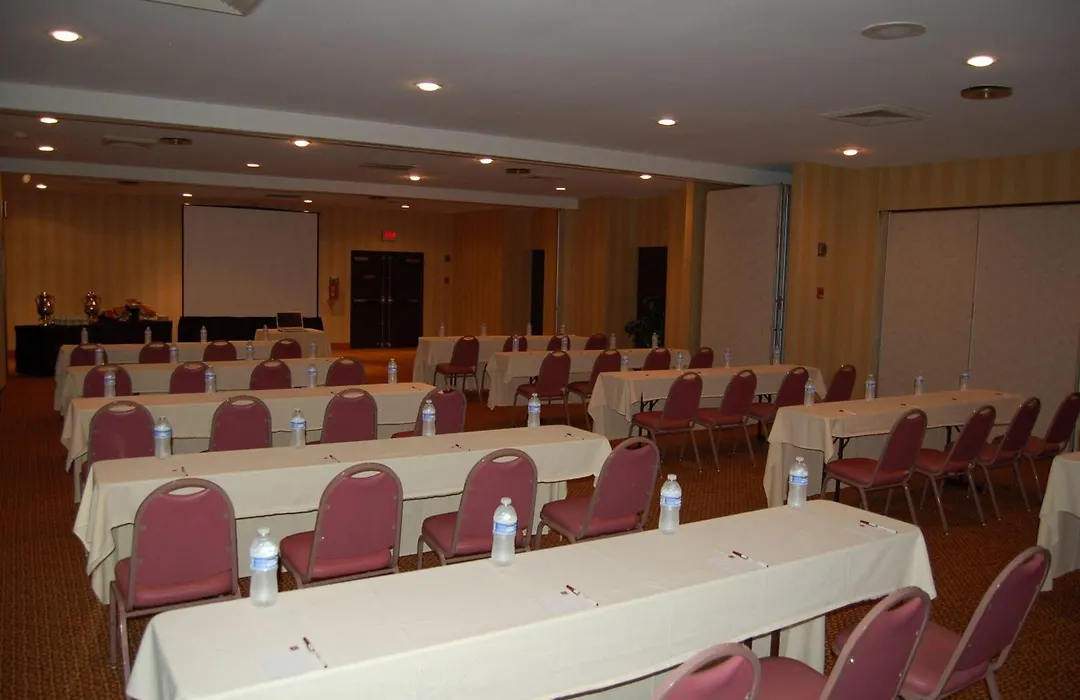 Rodeway Inn & Suites East Windsor-1