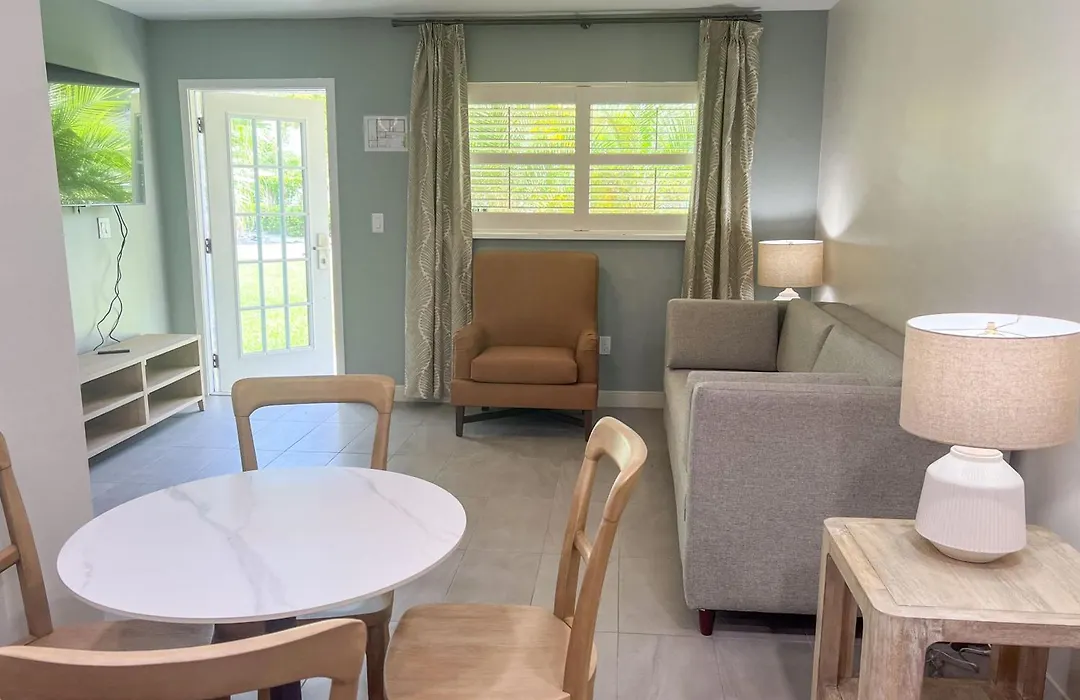 Marco Island Lakeside Inn-1