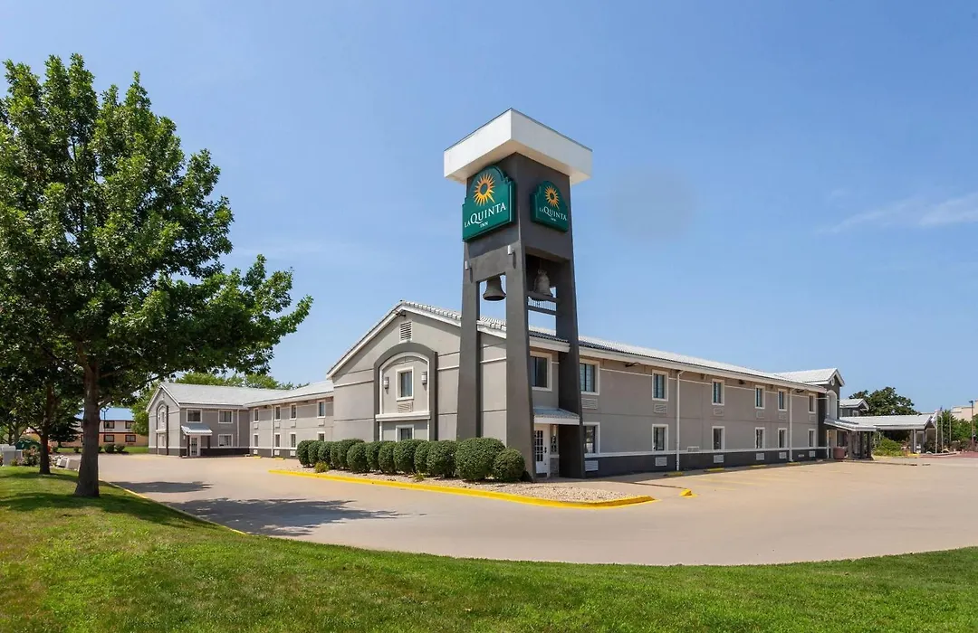 La Quinta Inn By Wyndham Champaign-1
