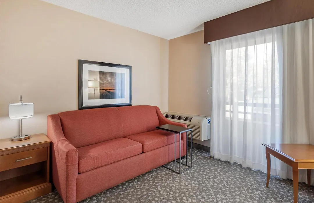 Best Western Plus Oak Harbor Hotel & Conference Center-1