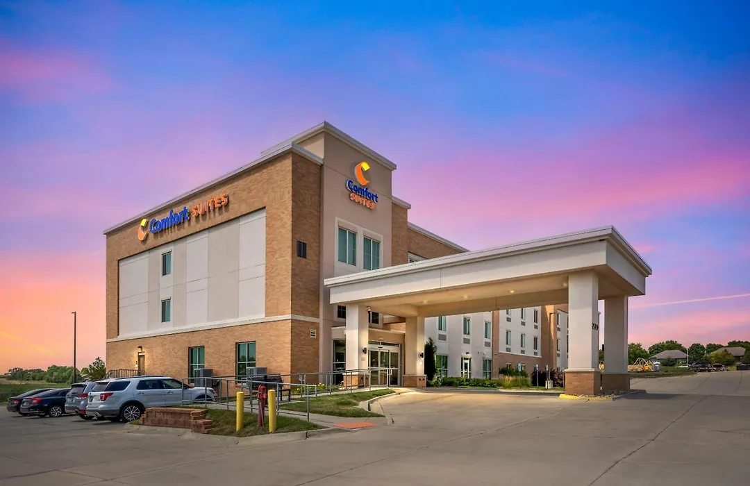 Comfort Suites West Omaha-1