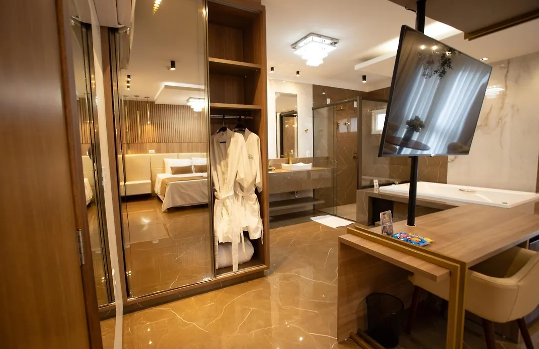 Ellus Hotel-1