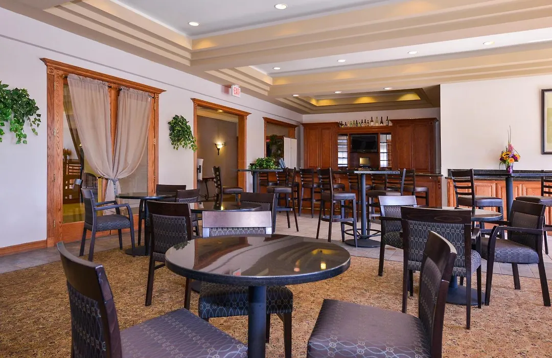 Best Western Plus Thousand Oaks Inn-1