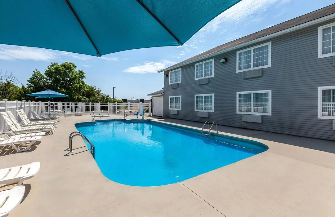 Days Inn By Wyndham Mountain Home-1
