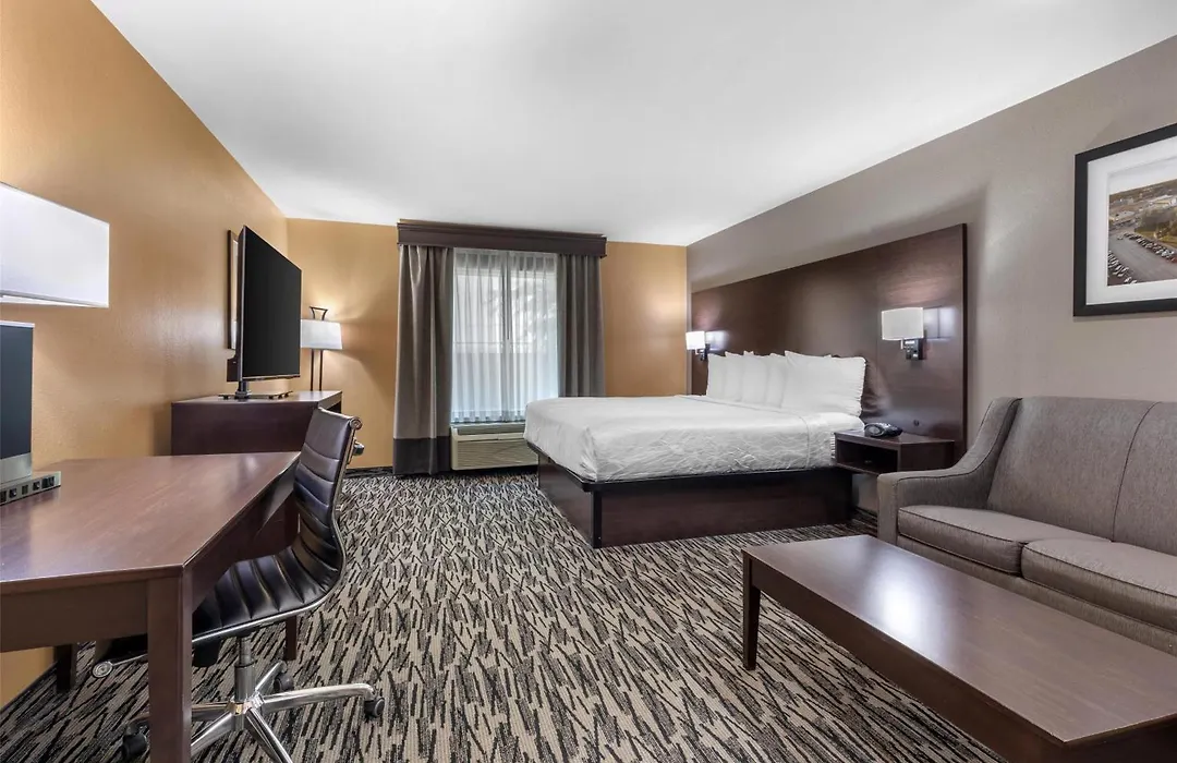 Best Western Plus Denton Inn & Suites-1