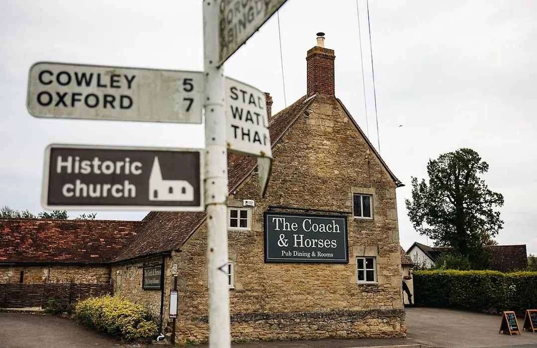 The Coach And Horses-1