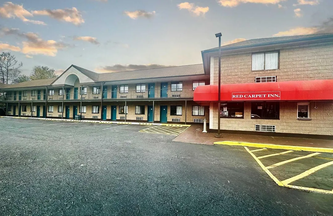 Red Carpet Inn Norwalk-1
