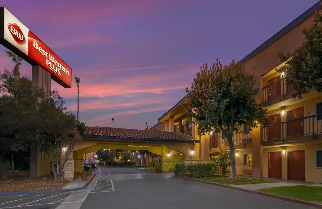 Best Western Plus Pleasanton Inn-1