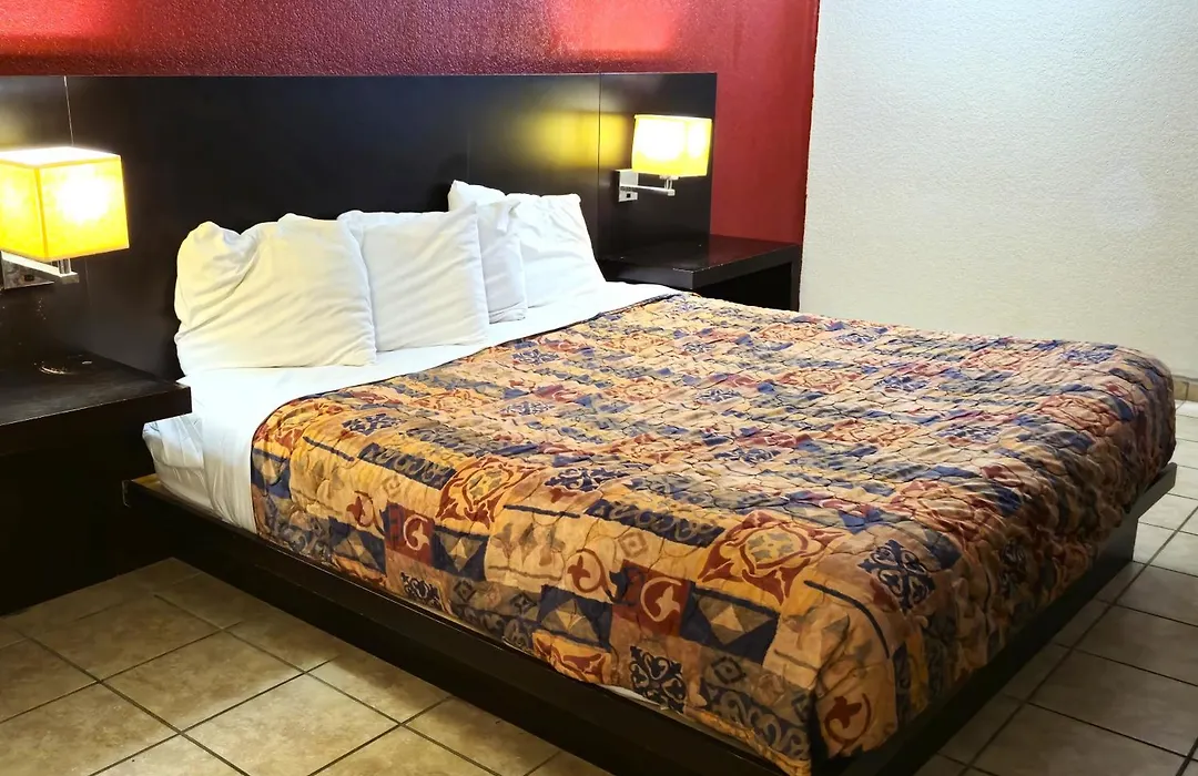 River Valley Inn And Suites-1