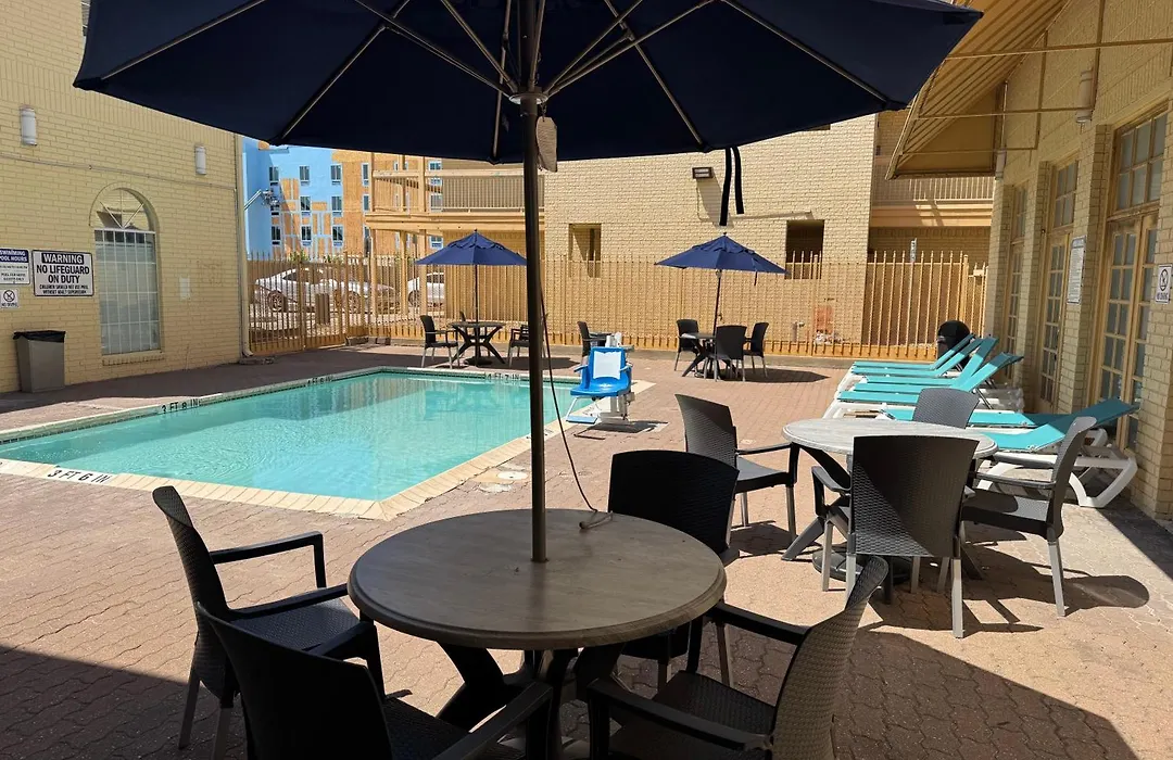 Days Inn By Wyndham Georgetown-1