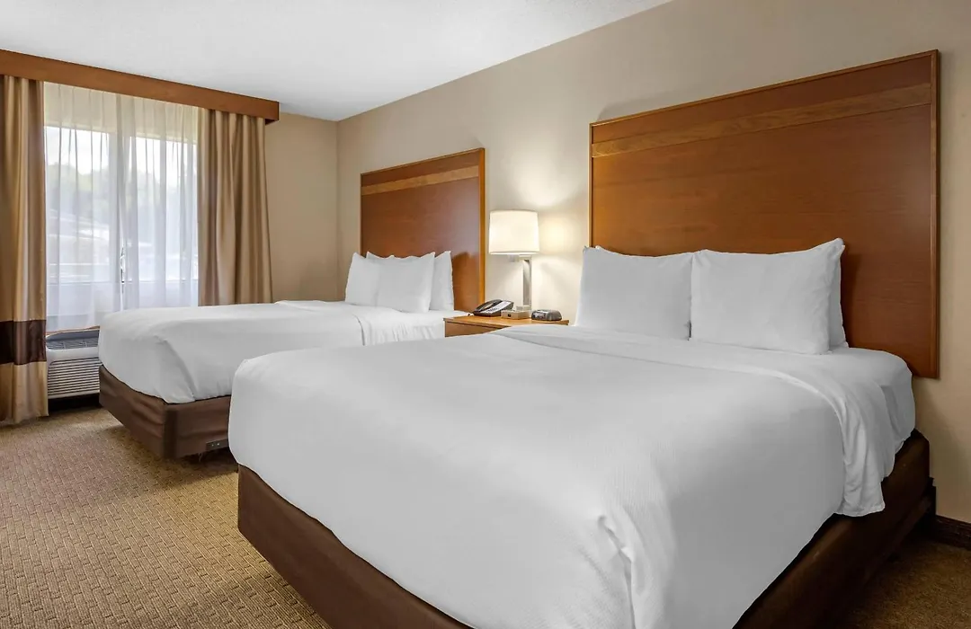 Comfort Inn Millersburg-1