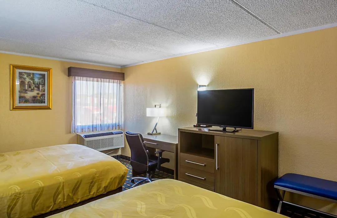Quality Inn & Suites Near Six Flags East-1