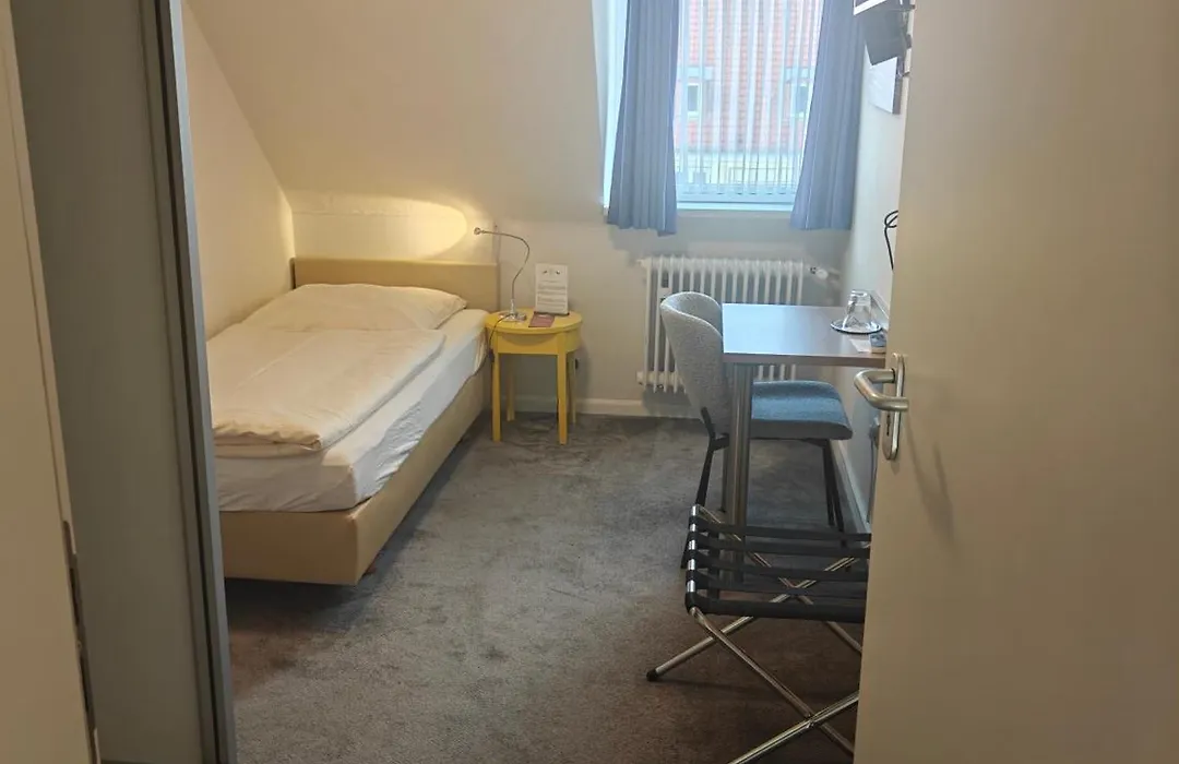 Hotel Flora-1