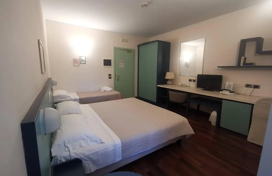 Deco Hotel-1
