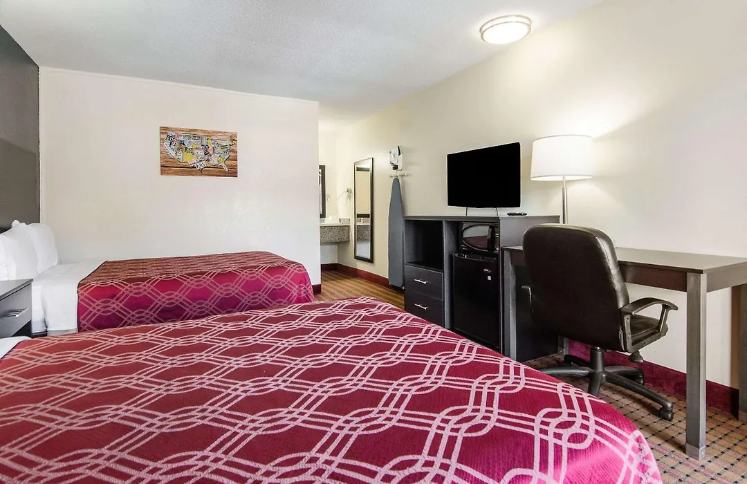 Econo Lodge Near Motor Speedway-1