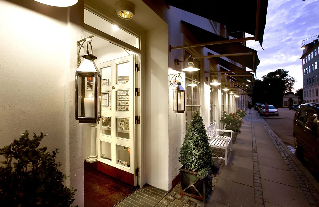 Hotel Petra-1