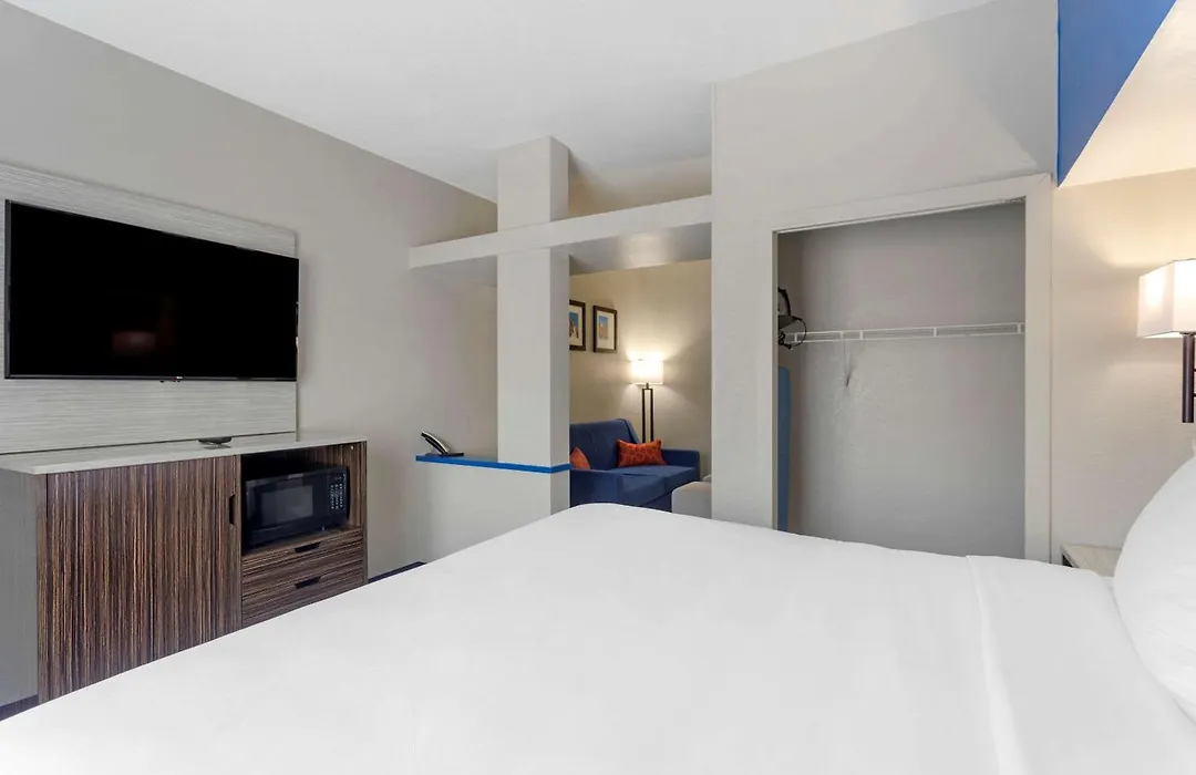 Comfort Inn & Suites Memphis East-1