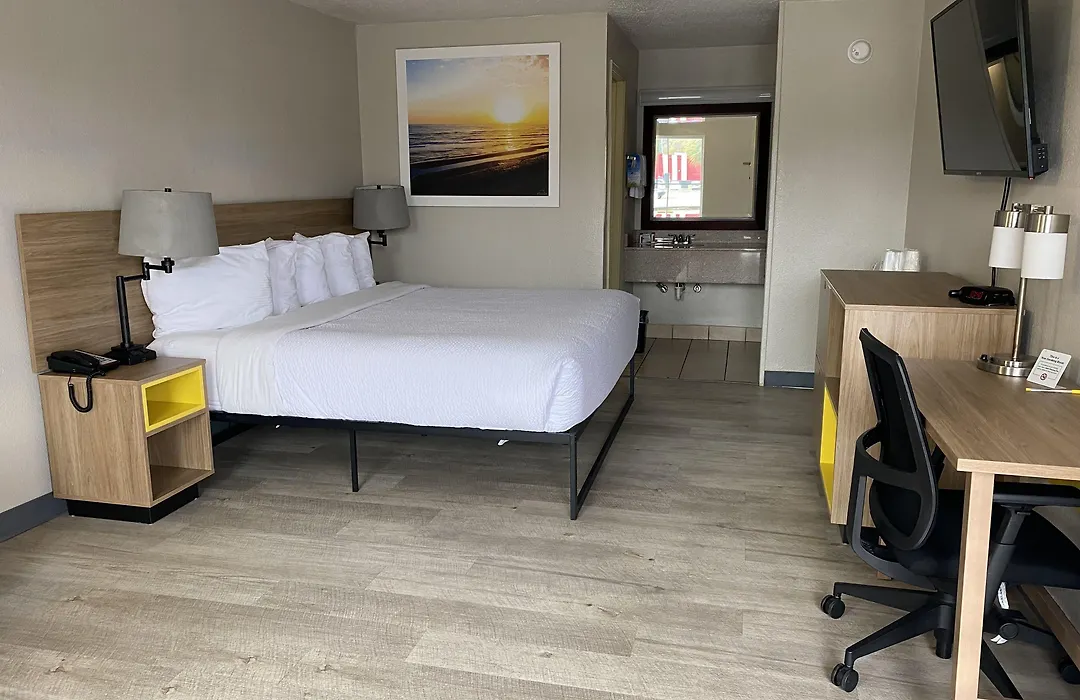 Days Inn By Wyndham Brunswick/St. Simons Area-1
