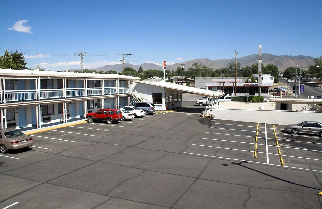 Winnemucca Holiday Motel-1