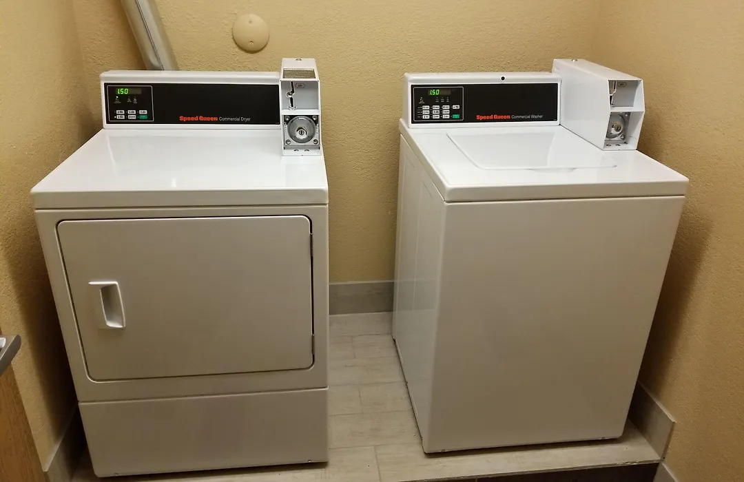 Days Inn & Suites By Wyndham Davenport East-1