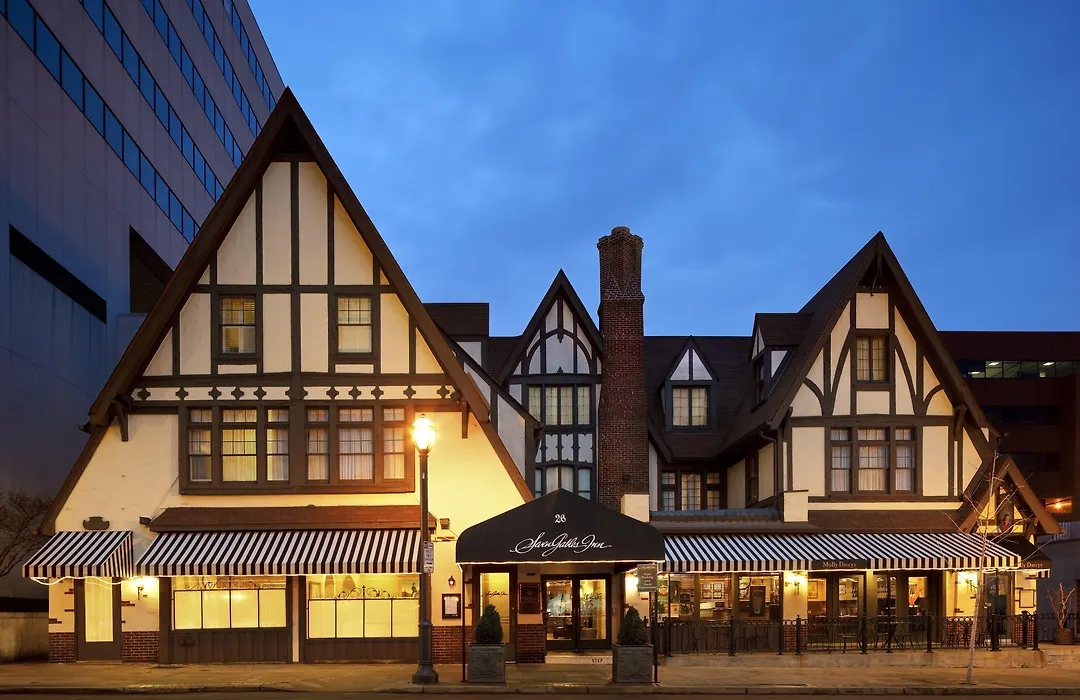Seven Gables Inn, St Louis West, A Tribute Portfolio Hotel-1