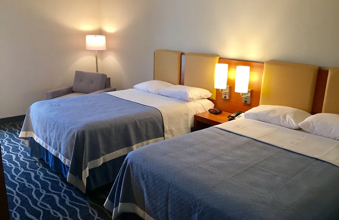 Days Inn & Suites By Wyndham Cincinnati North-1