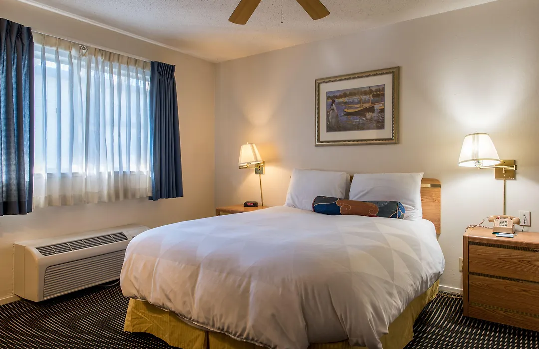 Coral Reef Inn & Condo Suites-1