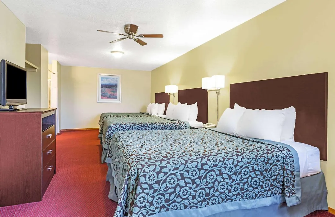 Days Inn By Wyndham Pueblo-1