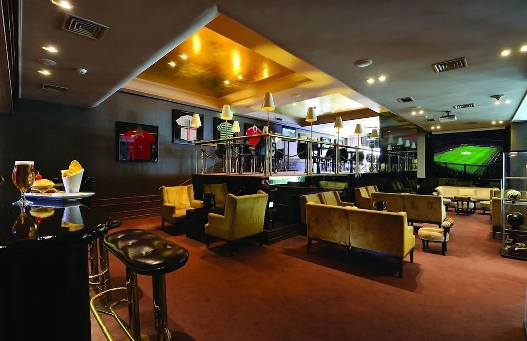 Hotel Real Parque-1