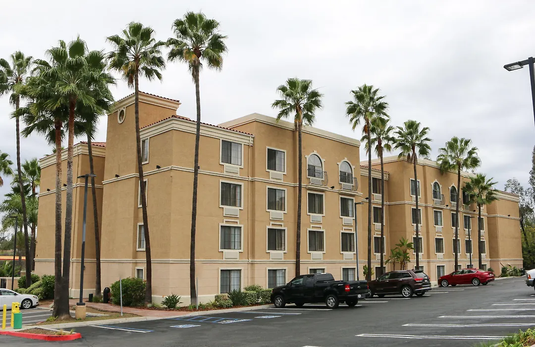 Best Western Escondido Hotel-1