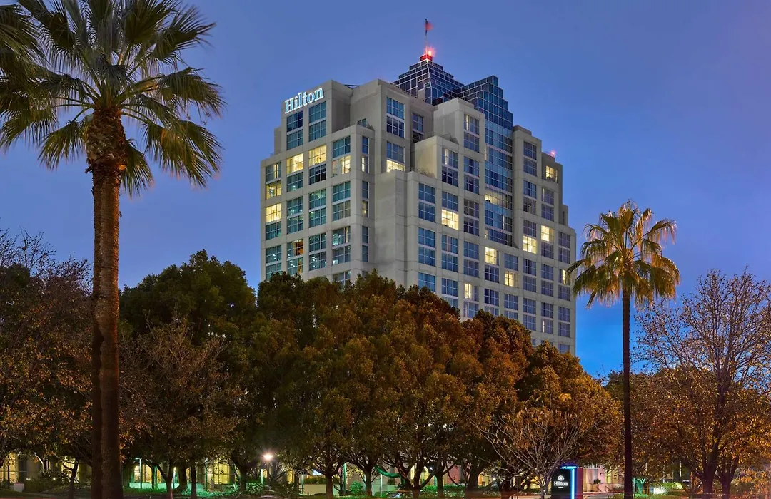 Hilton Los Angeles North-Glendale & Executive Meeting Center-1