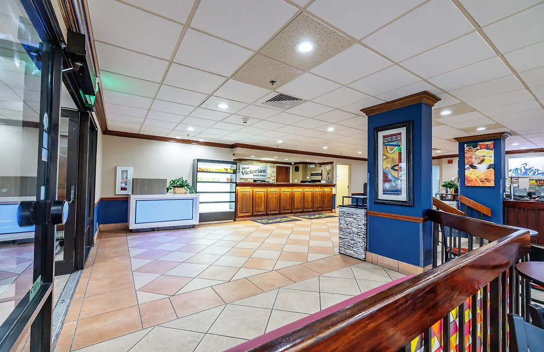 New Victorian Inn & Suites Omaha-1