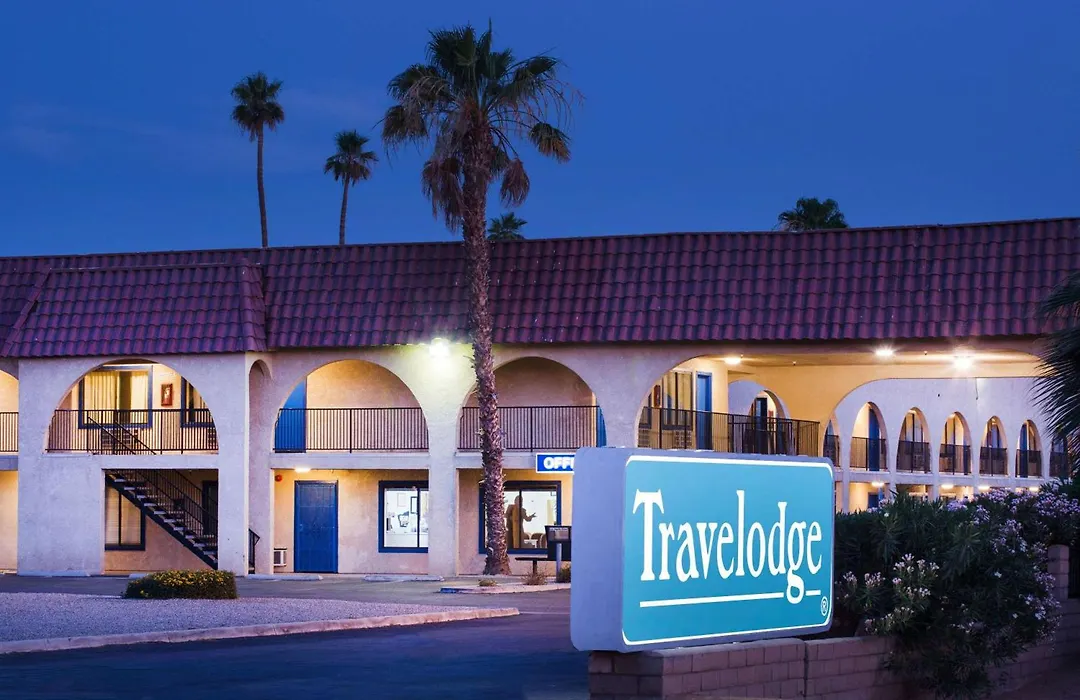 Travelodge By Wyndham Indio-1