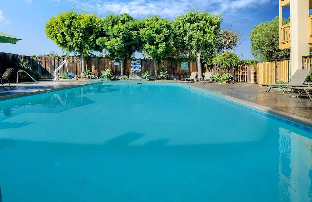 La Quinta Inn & Suites By Wyndham Irvine Spectrum-1