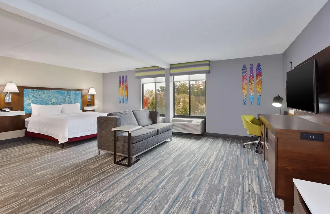 Hampton Inn Traverse City-1